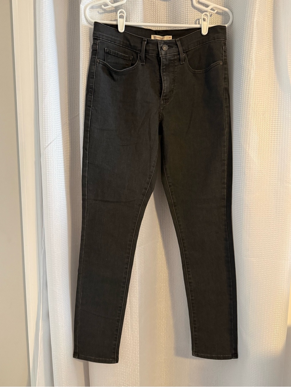 Levi’s Women’s Black Jeans